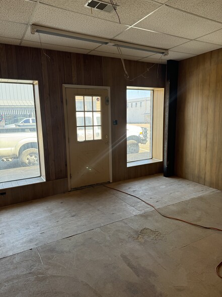 225 S Main St, Mcgregor, TX à louer - Photo de l’immeuble – Image 2 sur 9