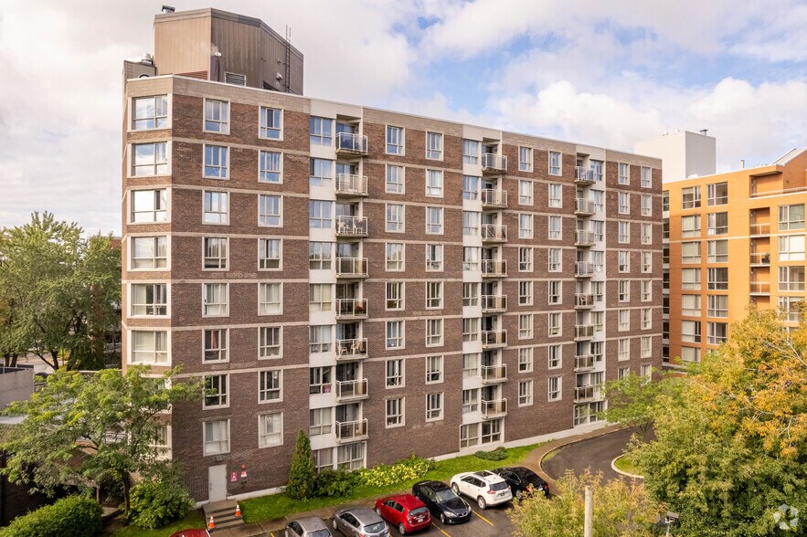 1055 Boul De La Côte-Vertu, Saint-Laurent, QC à vendre - Photo de l’immeuble – Image 3 sur 5
