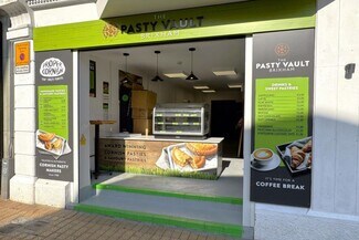 Plus de détails pour 62-64 Fore St, Brixham - Local commercial à louer