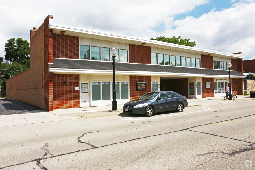 905 W Hillgrove Ave, La Grange, IL à louer - Photo principale – Image 1 sur 4