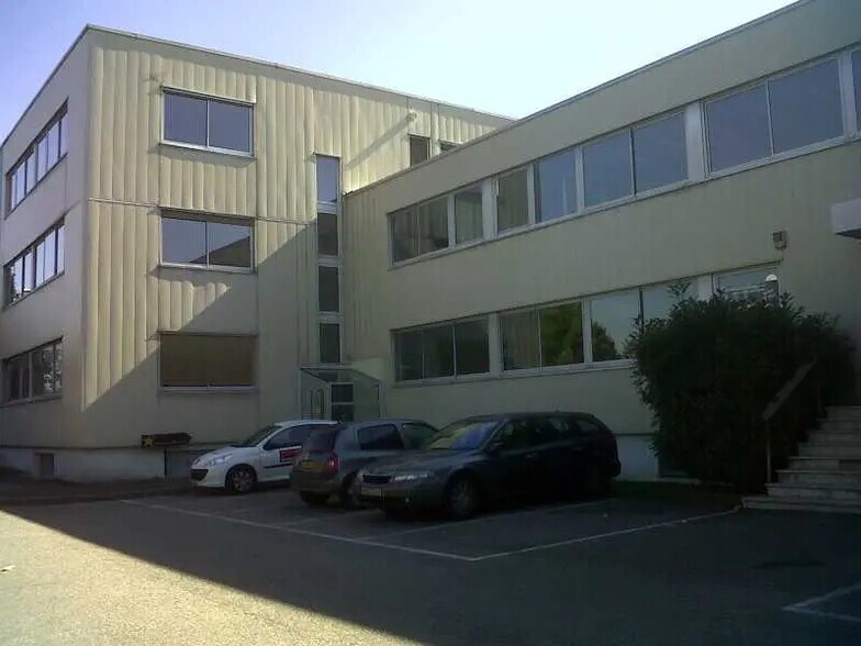 12 Avenue Des Andes, Les Ulis à louer - Photo de l’immeuble – Image 1 sur 20