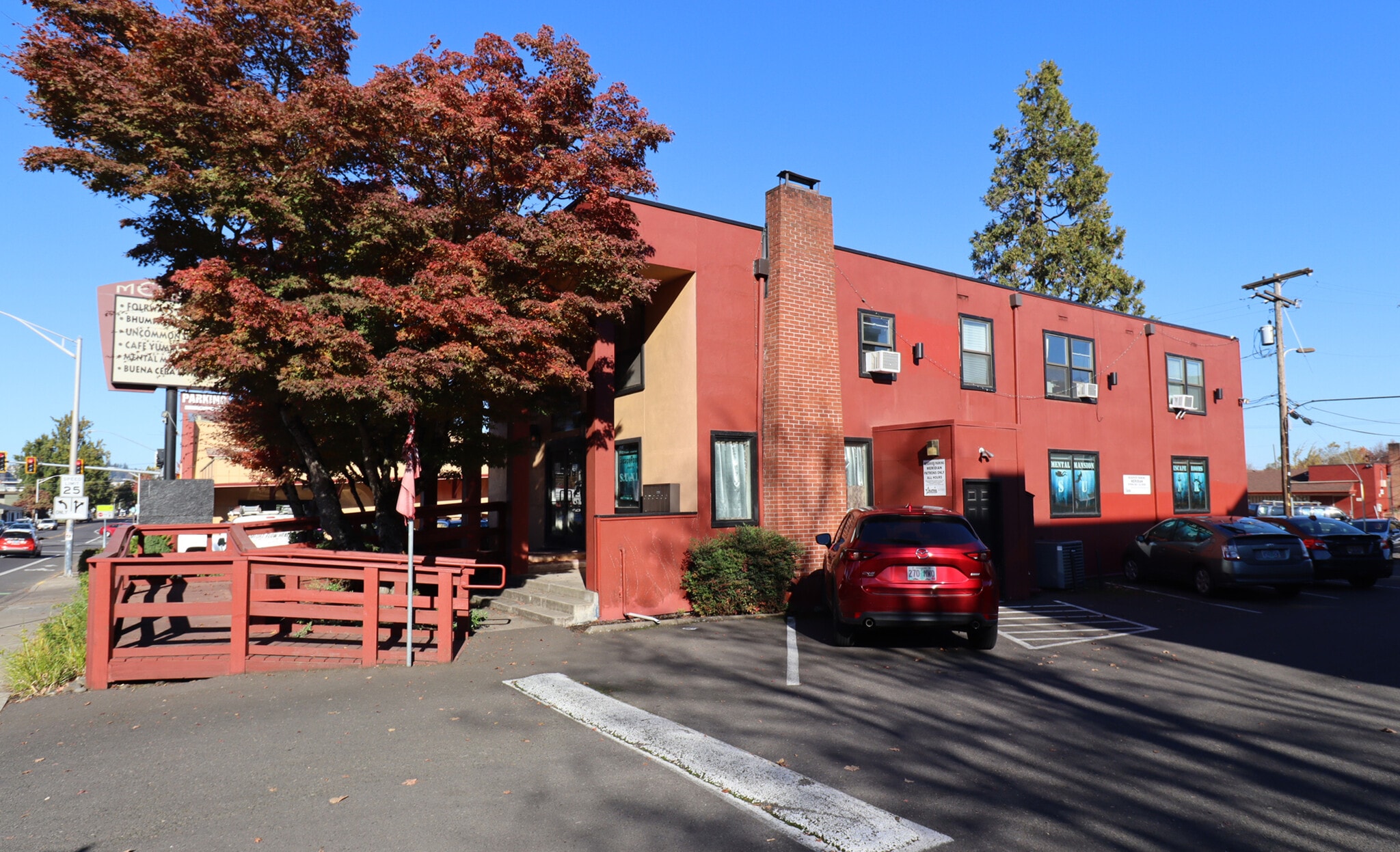 1849 Willamette St, Eugene, OR à louer Photo de l’immeuble– Image 1 sur 12