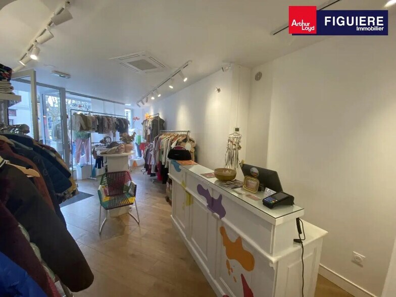 Local commercial dans Salon-de-Provence à louer - Photo de l’immeuble – Image 1 sur 10
