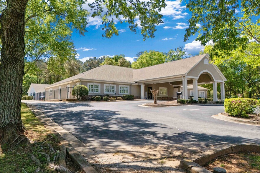 516 W Bankhead Hwy, Villa Rica, GA à vendre - Photo de l’immeuble – Image 2 sur 24