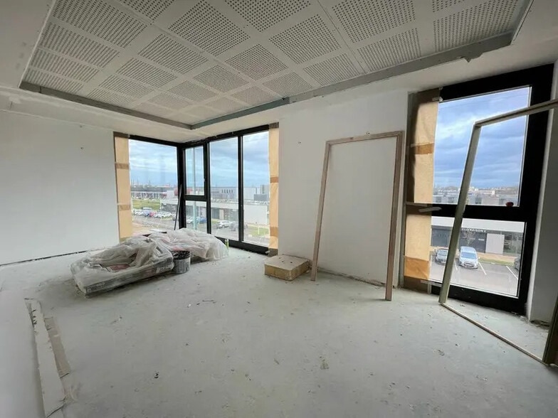 Bureau dans Strasbourg à louer - Photo de l’immeuble – Image 3 sur 11