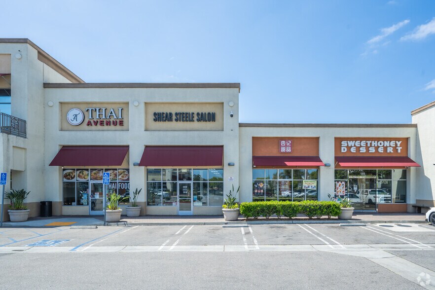 10120-10130 Garden Grove Blvd, Garden Grove, CA à louer - Photo de l’immeuble – Image 2 sur 15