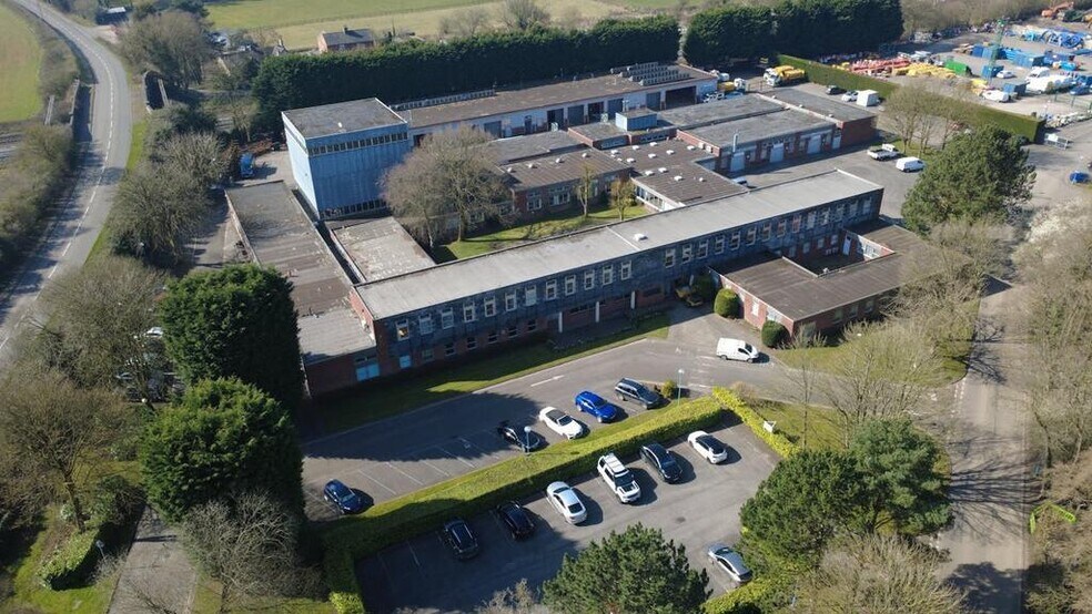 Swynnerton Rd, Stone à louer - Photo de l’immeuble – Image 2 sur 18