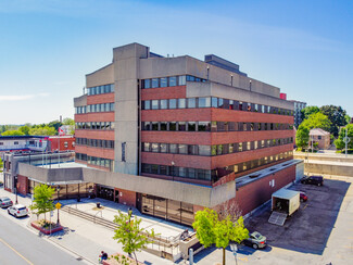 Plus de détails pour 235 King St E, Kitchener, ON - Bureau, Local commercial à louer