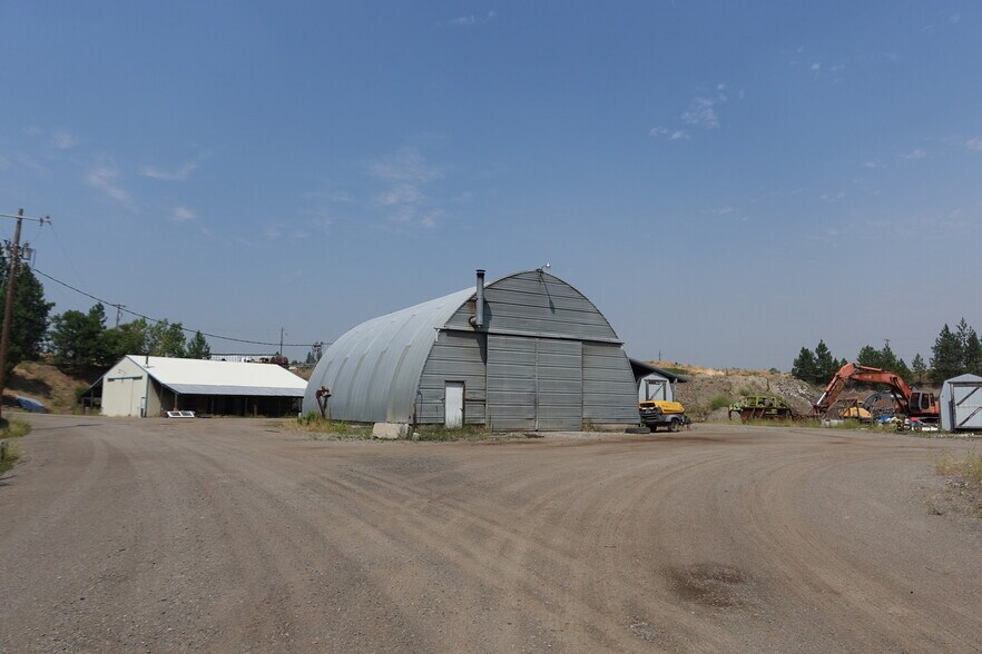 7902 N Starr Rd, Newman Lake, WA à vendre - Photo de l’immeuble – Image 3 sur 9