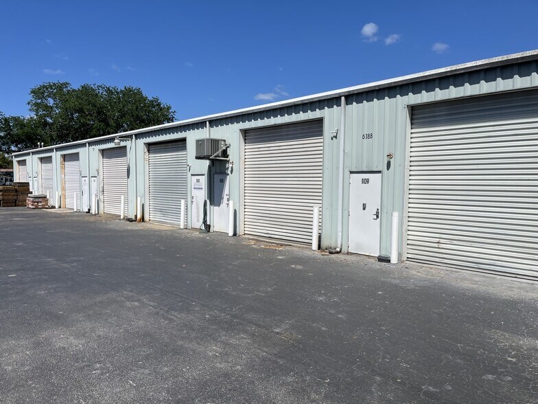 6166-6188 Taylor Rd portefeuille de 2 biens à vendre sur LoopNet.fr - Photo de l’immeuble – Image 2 sur 3