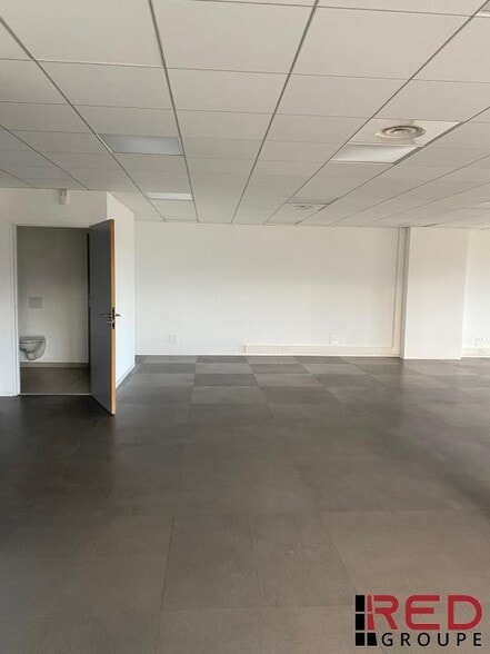 Bureau dans Aubagne à louer - Photo de l’immeuble – Image 1 sur 4