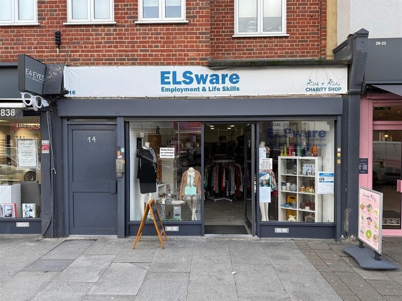 16-18 Old Church Rd, Londres à louer - Photo de l’immeuble – Image 1 sur 14