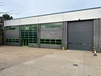 Plus de détails pour 5-9 Spire Green Centre, Harlow - Industriel/Logistique à louer