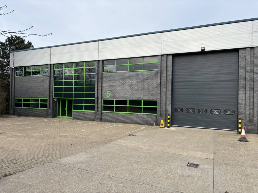 5-9 Spire Green Centre, Harlow à louer Photo de l’immeuble– Image 1 sur 7