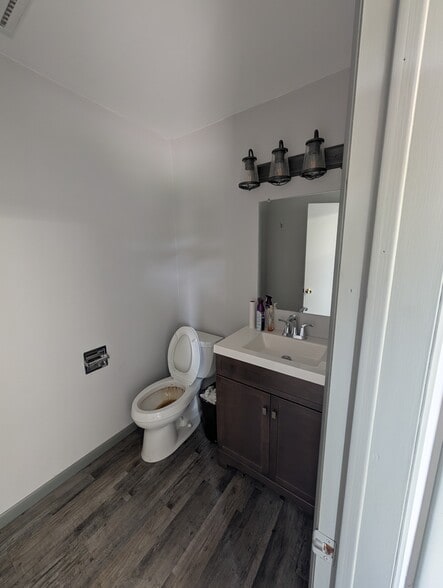 2075 Glenn Rd, Lansing, MI à vendre - Photo intérieure – Image 3 sur 8