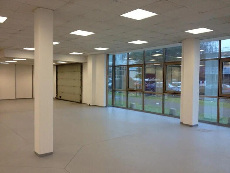 1-7 Rue Henri De France, Bezons à louer - Photo de l’immeuble – Image 3 sur 10