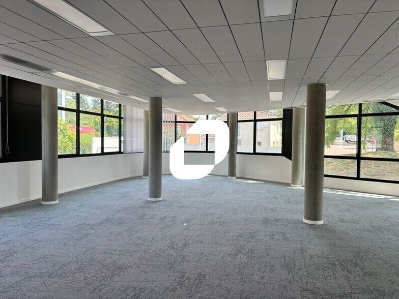 19 Rue Des Rosiéristes, Champagne-au-Mont-d'Or à louer - Photo intérieure – Image 1 sur 10