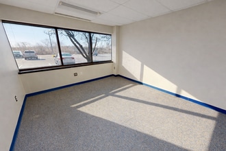 555 Briarwood Cir, Ann Arbor, MI à louer Photo intérieure– Image 2 sur 4