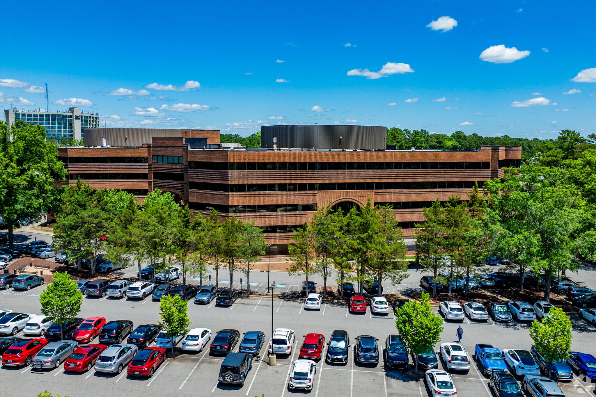 4601 Six Forks Rd, Raleigh, NC à louer Photo principale– Image 1 sur 50