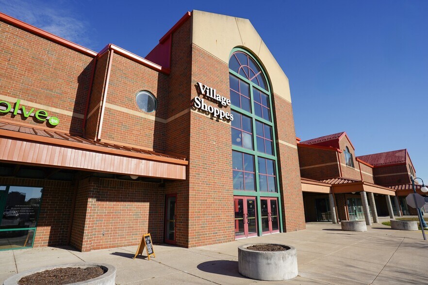 5701-5725 Coventry Ln, Fort Wayne, IN à louer - Photo de l’immeuble – Image 3 sur 4