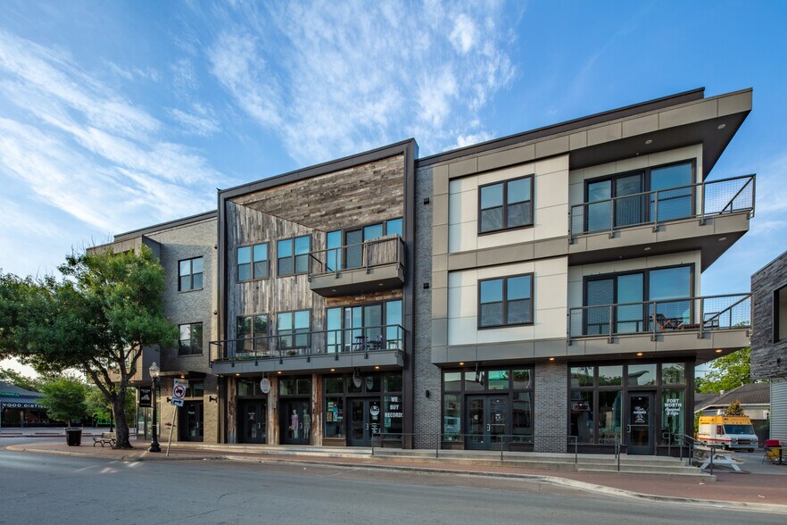 1455 W Magnolia Ave, Fort Worth, TX à louer - Photo de l’immeuble – Image 2 sur 4