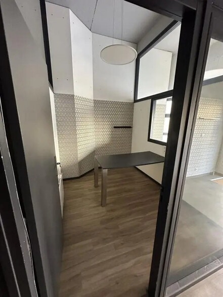 Local commercial dans Vannes à louer - Photo de l’immeuble – Image 1 sur 4