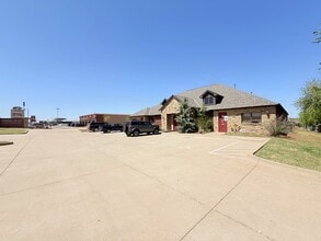 6903-6907 NW 122nd, Oklahoma City, OK à louer Photo de l’immeuble– Image 2 sur 33