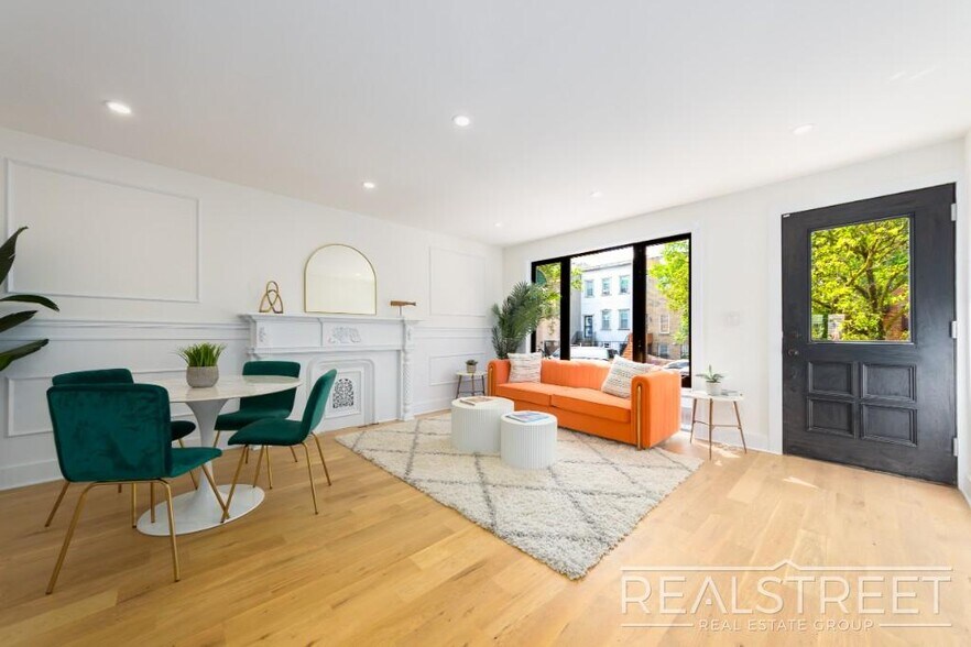 567 Kosciuszko St, Brooklyn, NY à vendre - Photo de l’immeuble – Image 3 sur 22