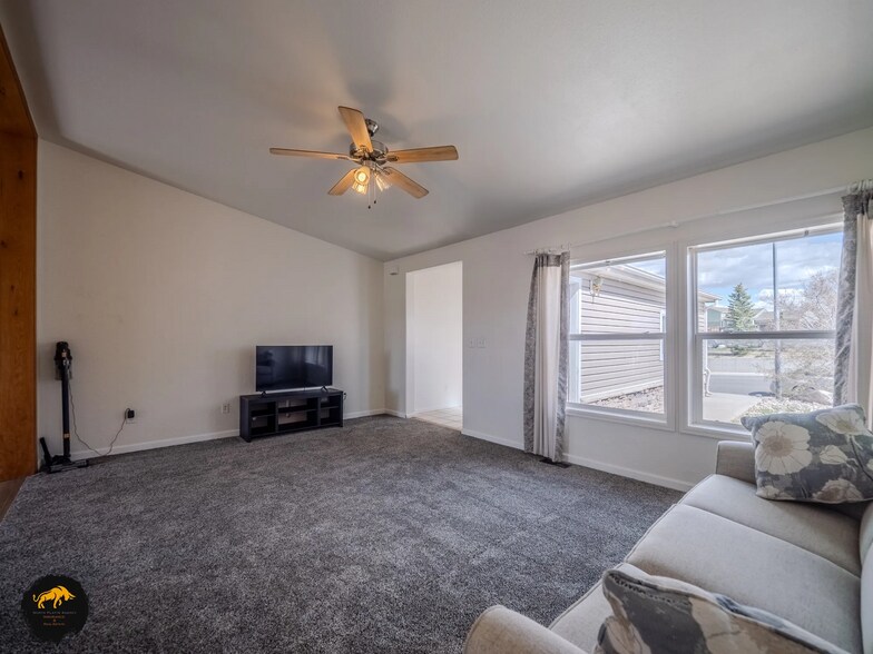 2011 Adobe Ave, Douglas, WY à vendre - Photo intérieure – Image 3 sur 8