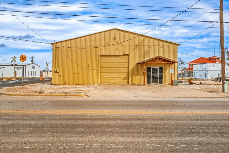 26 W Washington Dr, San Angelo, TX à vendre - Photo principale – Image 1 sur 30