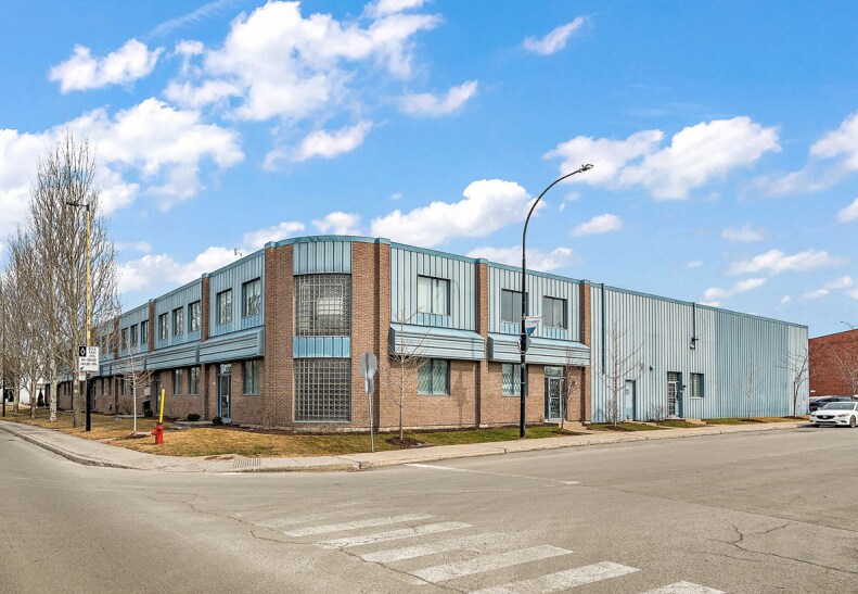 5190 Rue Saint-Patrick, Montréal, QC à louer Photo de l’immeuble– Image 1 sur 2