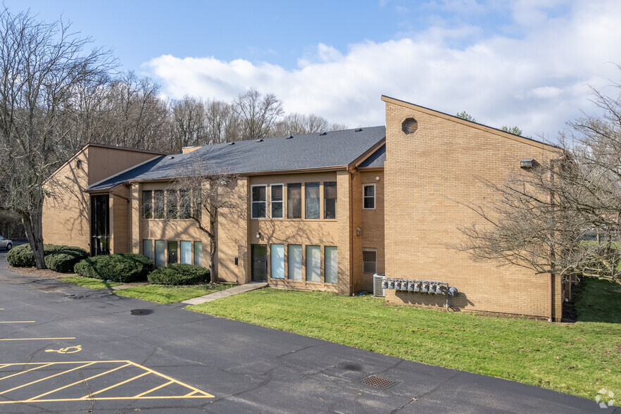 759 Wessel Dr, Fairfield, OH à louer - Photo principale – Image 1 sur 22