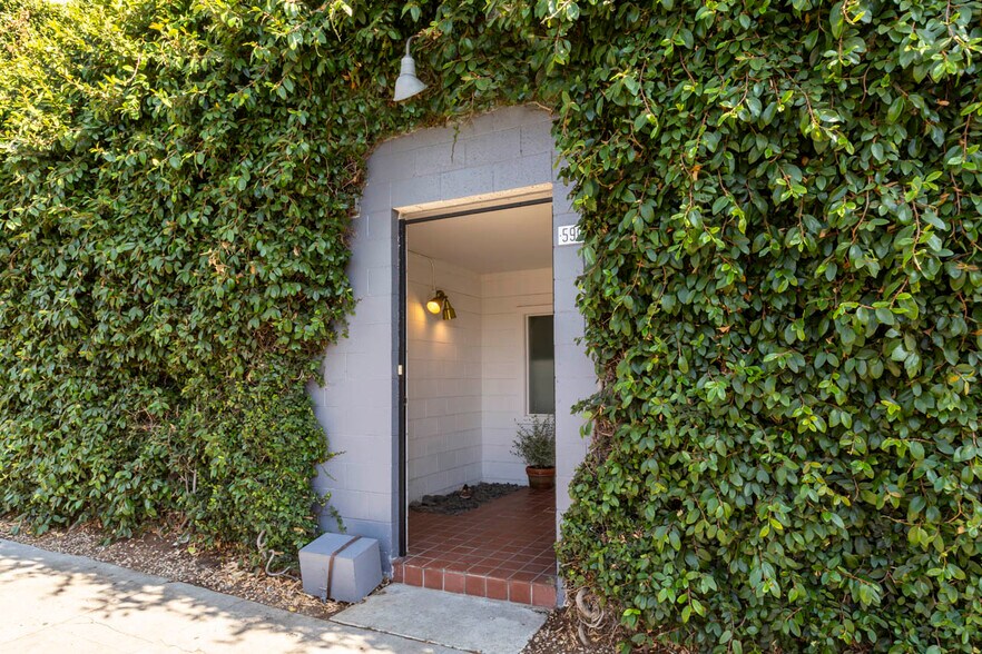 5908 Barton Ave, Los Angeles, CA à vendre - Photo de l’immeuble – Image 2 sur 36