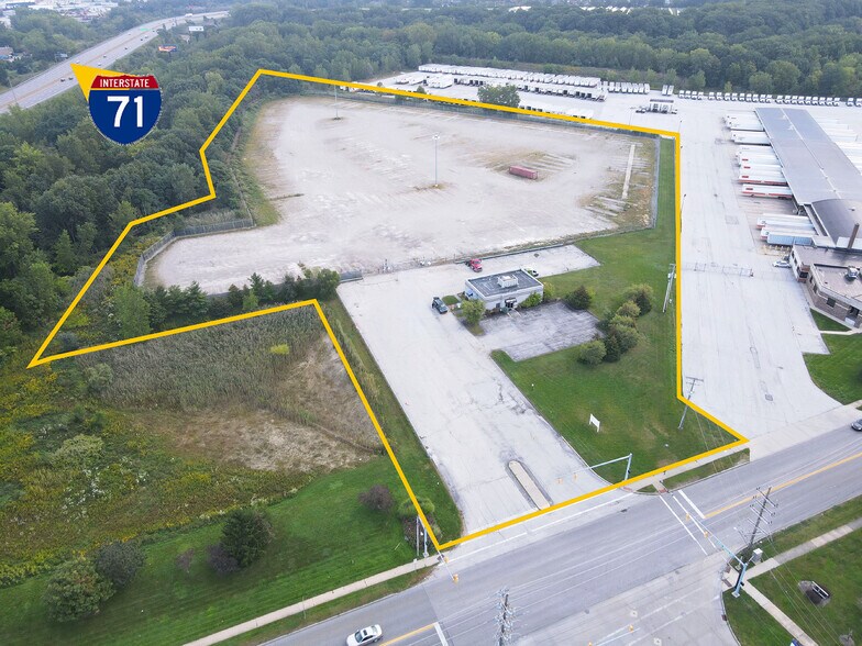 10900 Memphis Ave, Brooklyn, OH à louer - Aérien – Image 2 sur 9