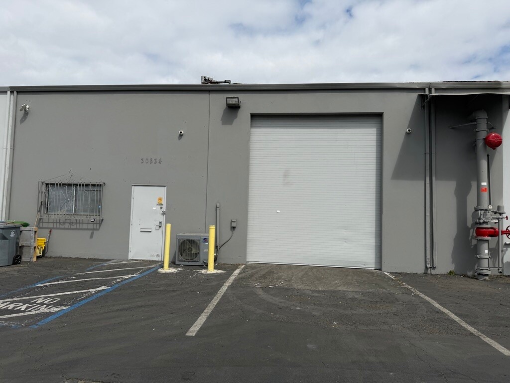 30500-30530 Union City Blvd, Union City, CA à louer Photo de l’immeuble– Image 1 sur 8