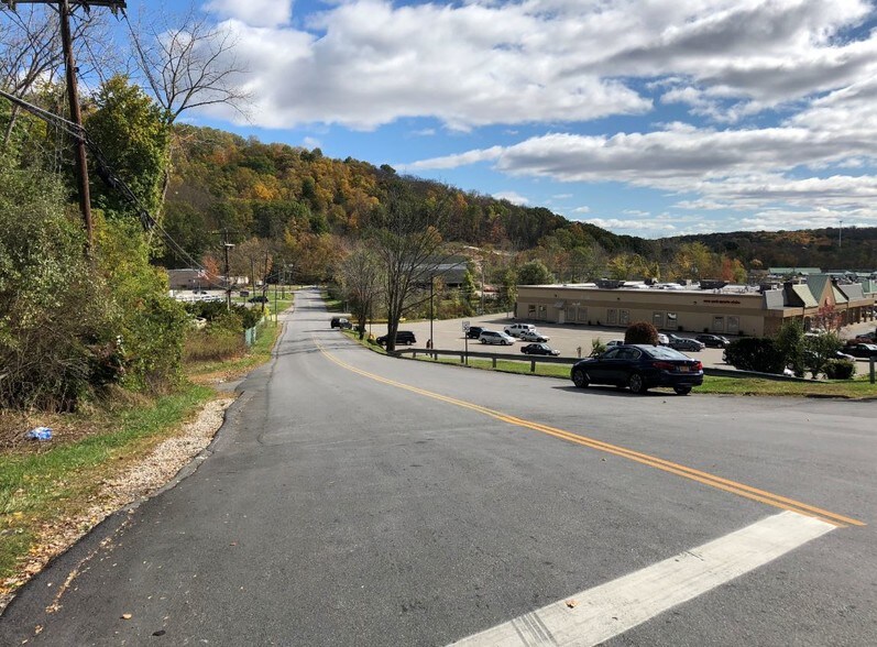 1840 US-6, Carmel, NY à vendre - Photo de l’immeuble – Image 3 sur 13