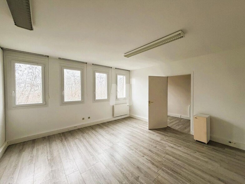 Bureau dans Igny à vendre - Photo intérieure – Image 3 sur 9