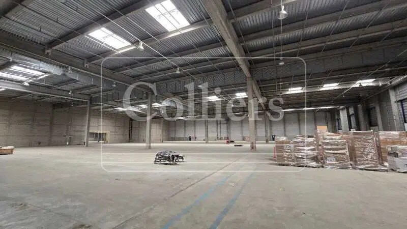 Local d’activités dans Salon-de-Provence à louer Photo intérieure– Image 1 sur 6