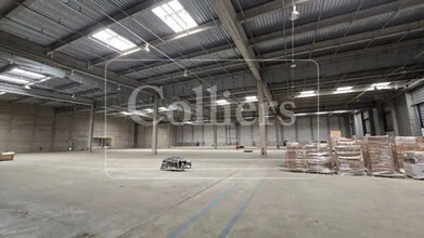 Local d’activités dans Salon-de-Provence à louer Photo intérieure– Image 1 sur 6