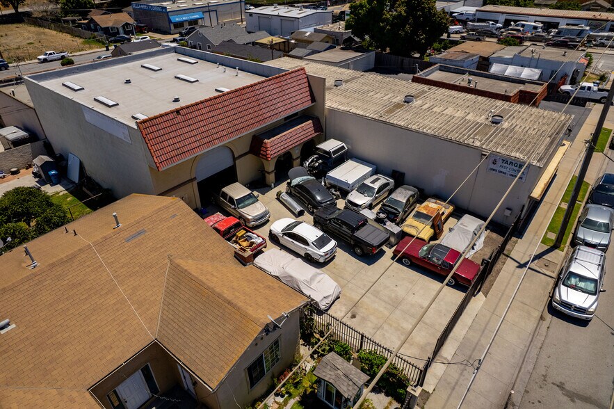 221 Griffin St, Salinas, CA à vendre - Photo de l’immeuble – Image 2 sur 11