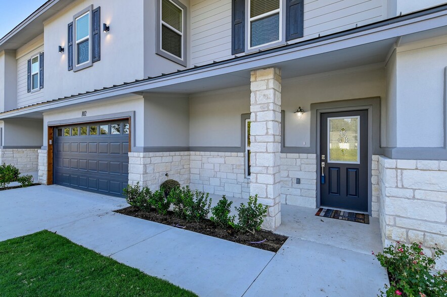 2105 Tiger Trl, Round Rock, TX à vendre - Photo de l’immeuble – Image 2 sur 19