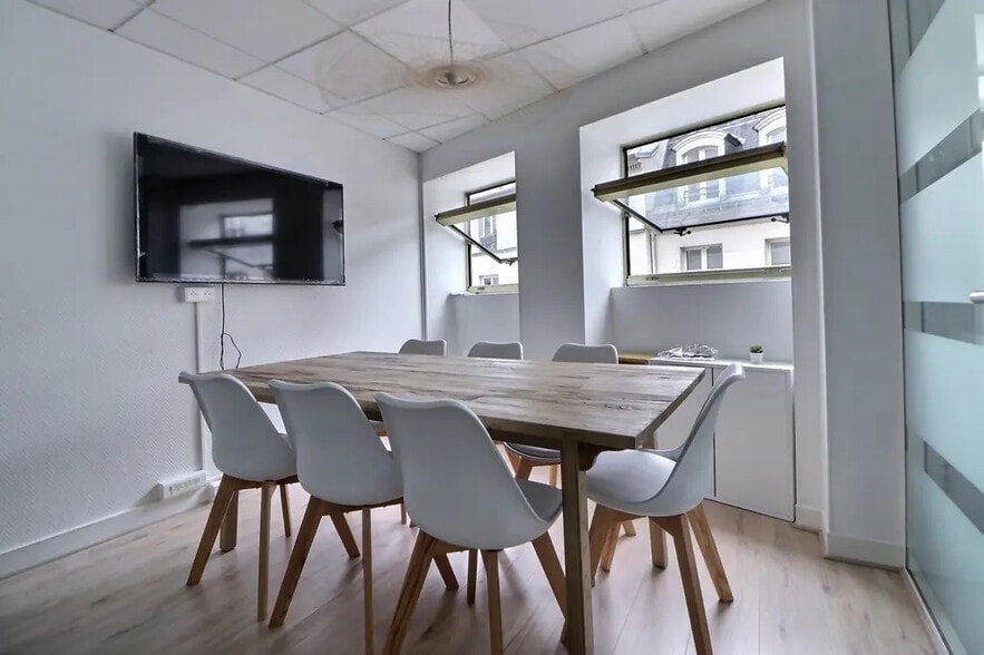 51 Rue De L'Echiquier, Paris à louer - Photo de l’immeuble – Image 2 sur 6