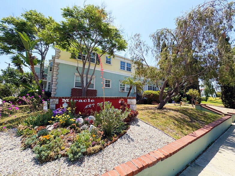 1000-1002 S Ridgeley Dr, Los Angeles, CA à vendre - Photo de l’immeuble – Image 1 sur 30