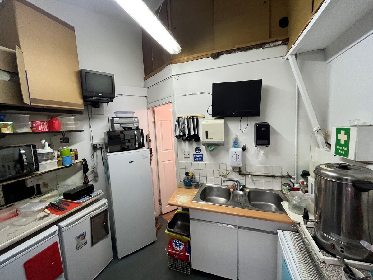 565-571 Maryhill Rd, Glasgow, GLG G20 7UH - Lot 571 -  - Photo intérieure - Image 1 of 2