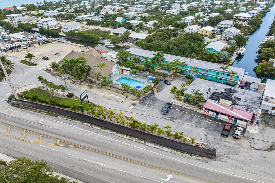 27340 Overseas Hwy, Ramrod Key, FL à vendre - Photo principale – Image 1 sur 49