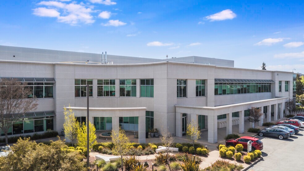 700 Bay Rd, Redwood City, CA à louer - Photo de l’immeuble – Image 3 sur 24