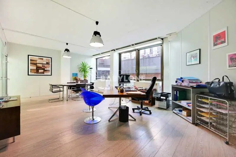 Bureau dans Saint-Cloud à vendre - Photo de l’immeuble – Image 2 sur 12