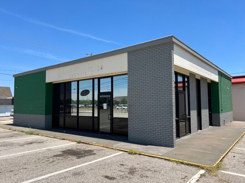 4000 N May Ave, Oklahoma City, OK à vendre - Photo de l’immeuble – Image 2 sur 7