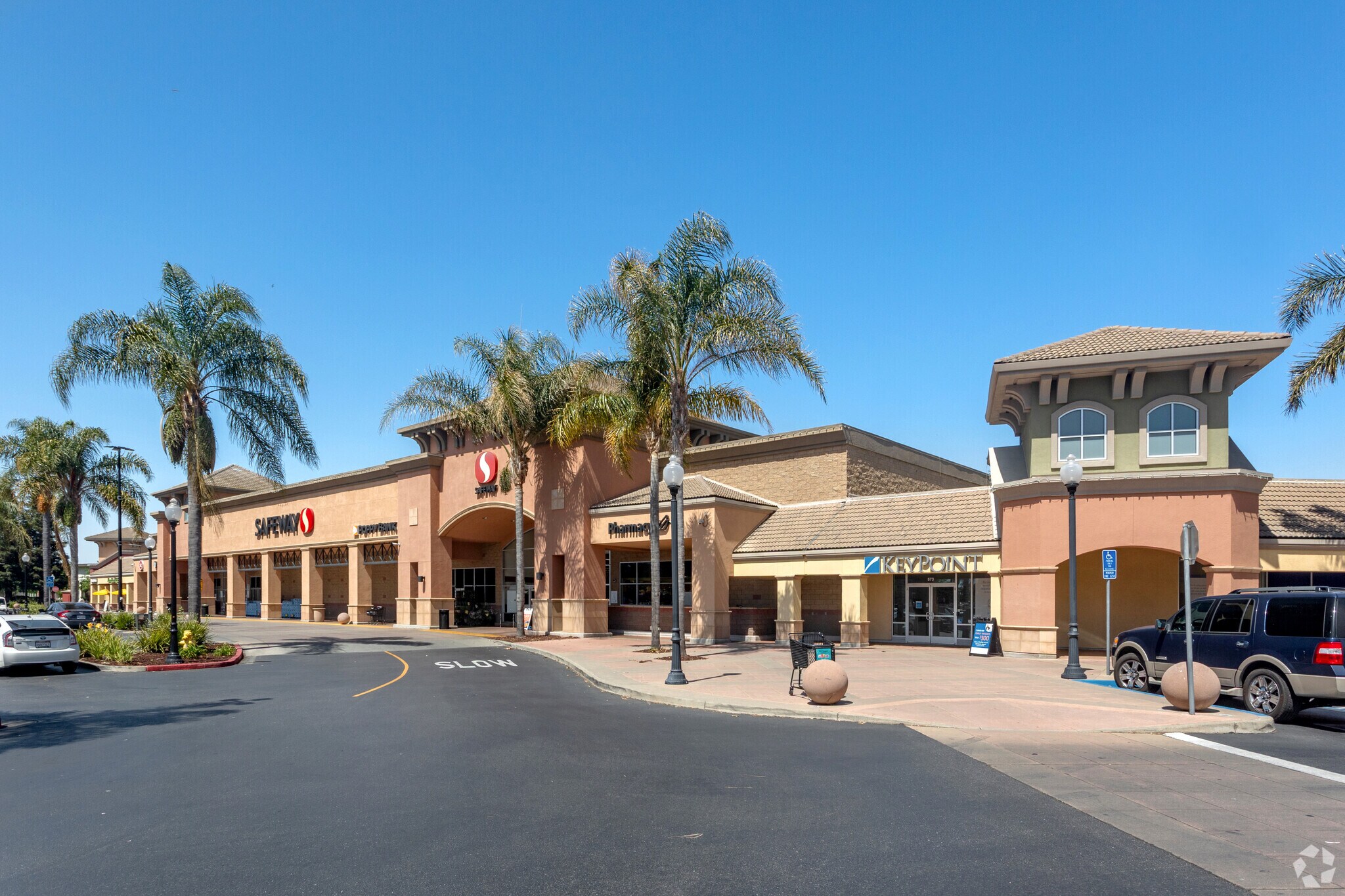 749 E Calaveras Blvd, Milpitas, CA à louer Photo principale– Image 1 sur 6