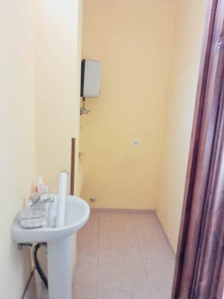 Local commercial dans Cáceres, Cáceres à vendre - Photo de l’immeuble – Image 3 sur 4